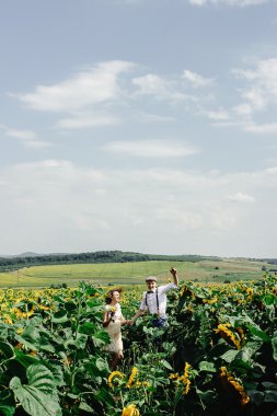 güzel gelin ve şık damat