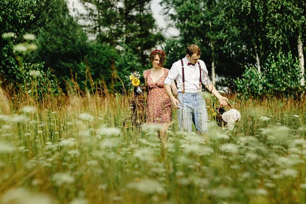 Felice coppia elegante — Foto Stock