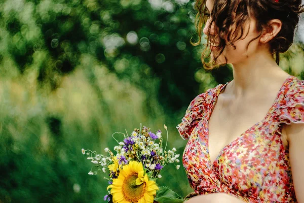 Elegante hermosa novia rústica — Foto de Stock