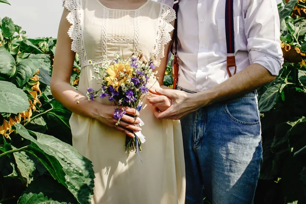 Splendida sposa e sposo — Foto Stock