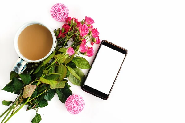 Stilvolles Telefon mit leerem Bildschirm — Stockfoto