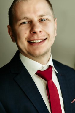 mutlu muhteşem yakışıklı damat 