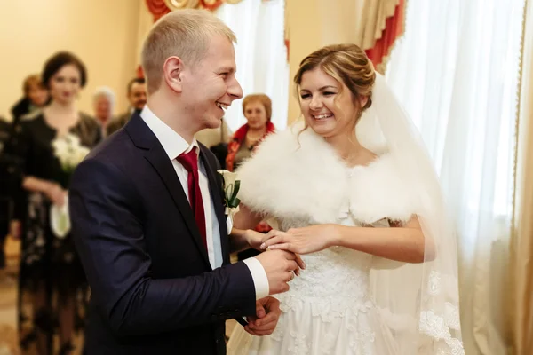 Happy gorgeous bride and stylish groom — Stock Photo, Image