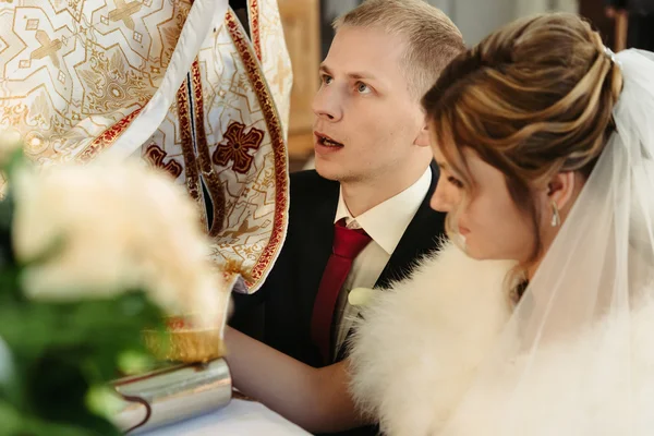 Wedding ceremony of bride and groom — Stock Photo, Image