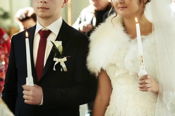 De ceremonie van het huwelijk van bruid en bruidegom — Stockfoto