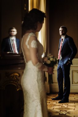 şık gelin ve zarif damat