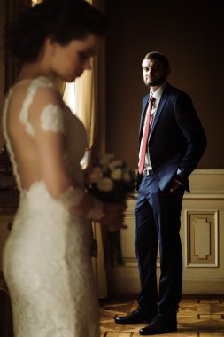 şık gelin ve zarif damat