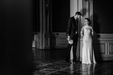 şık gelin ve zarif damat