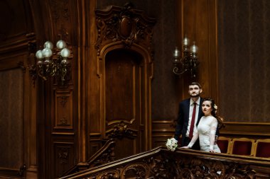 şık gelin ve zarif damat