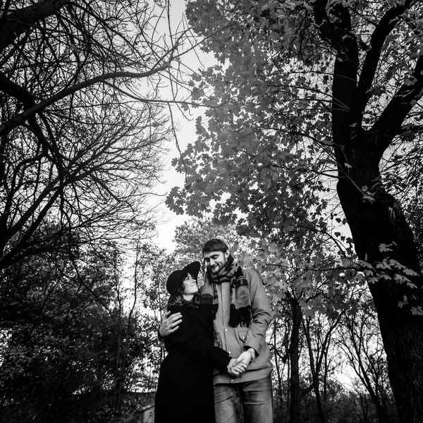 Pareja de lujo feliz atractivo — Foto de Stock