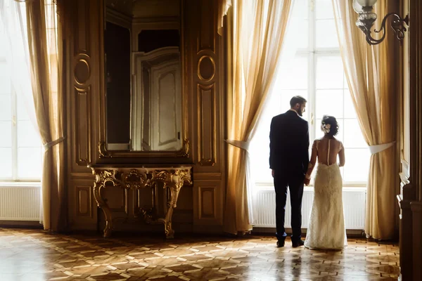 şık gelin ve zarif damat