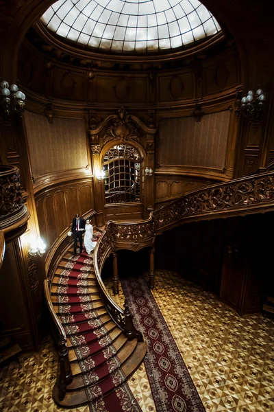 şık gelin ve zarif damat