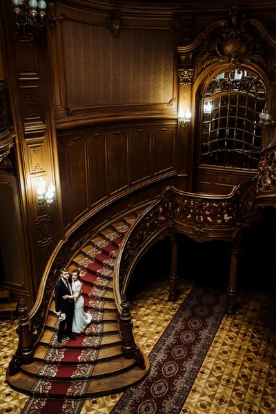 şık gelin ve zarif damat