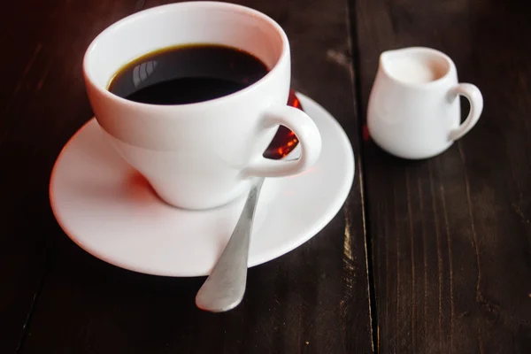 화이트 컵 커피와 우유 — 스톡 사진
