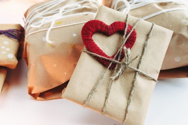 Özel günler için şık zanaat sunar