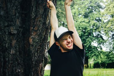 mutlu şık hipster adam 