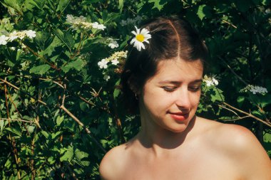 mutlu sevimli kadın 