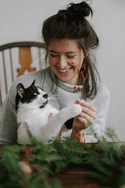 Faire Une Couronne Noël Avec Chat Mignon Maison Avènement Des — Photo