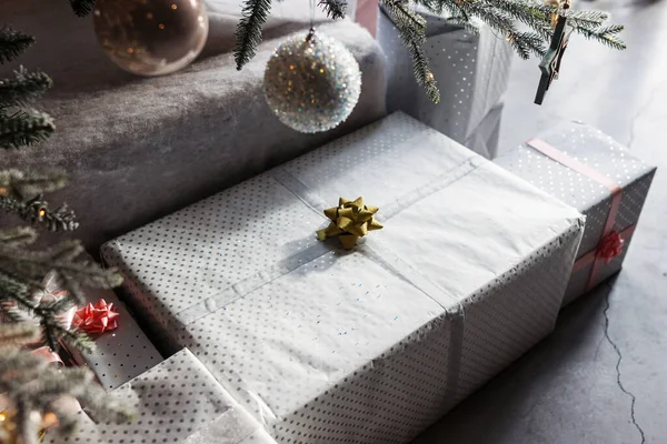 Joyeux Noël Boîtes Cadeaux Noël Enveloppées Élégantes Sous Arbre Noël — Photo