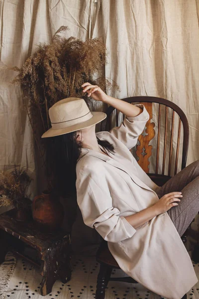 Stylish Fashionable Woman Beige Suit Hat Posing Wooden Chair Bohemian — Stock Photo, Image