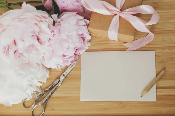 Beautiful Peony Bouquet Stylish Gift Box Greeting Card Scissors Wooden — Stock Photo, Image