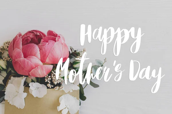 Feliz Día Madre Texto Del Día Madre Feliz Peonía Flores —  Fotos de Stock