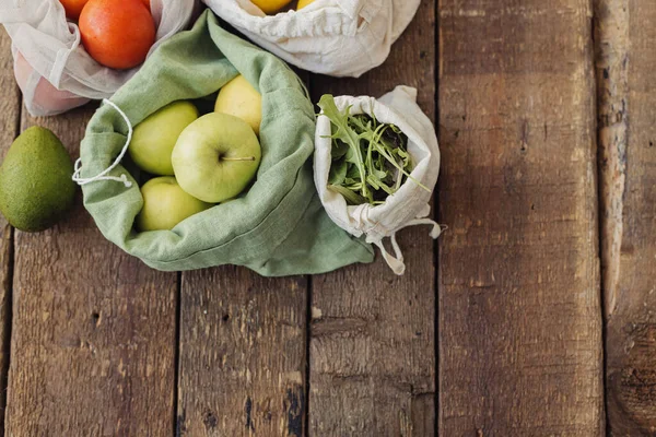 Entrega Plástico Livre Eco Amigável Supermercado Maçãs Frescas Tomates Limões — Fotografia de Stock