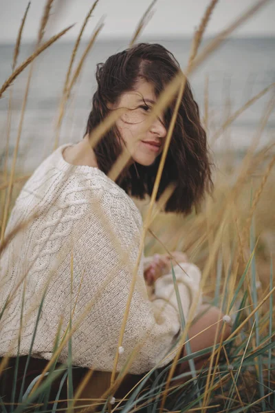 Beautiful Stylish Woman Portrait Windy Hair Knitted Sweater Wild Grass — Stock Photo, Image