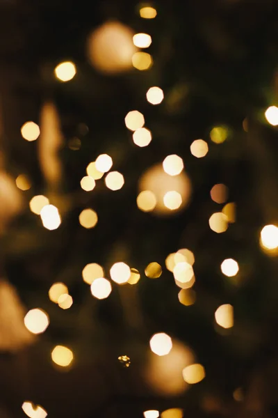 Luci Natale Dorate Bokeh Sfondo Natale Illuminazione Incandescente Albero Natale — Foto Stock