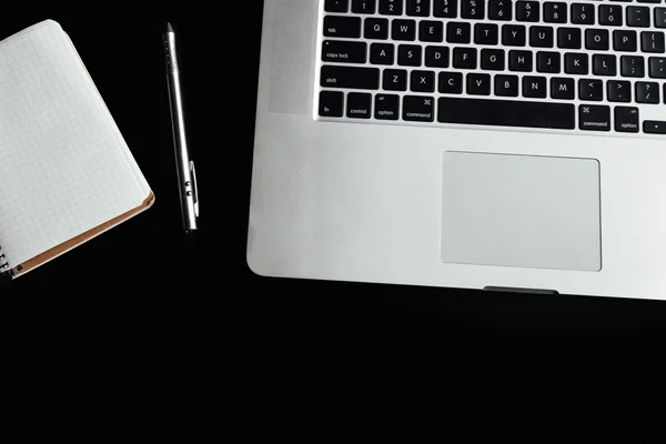 Elegant silver laptop — Stockfoto