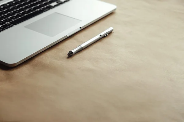 Elegant silver laptop — Stockfoto