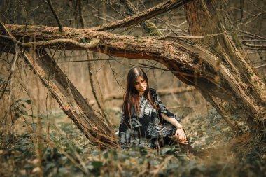 etnik elbiseleri şık kız