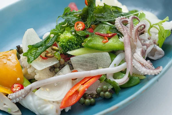 Страви міжнародної кухні Таїланду і Китаю — стокове фото