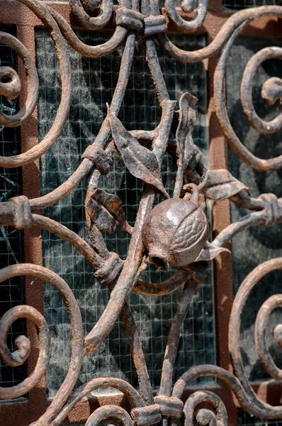 Eski kapı tokmakları, doorknockers ve Kulplar — Stok fotoğraf