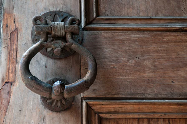 Old doorknobs, doorknockers and handles — Stock Photo, Image