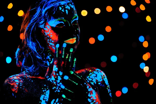 Neon boya bodyart portre ile kız — Stok fotoğraf