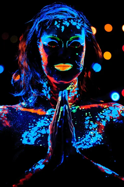 Girl with neon paint bodyart portrait — Stock Photo, Image