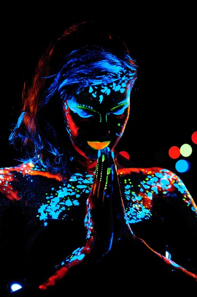 Neon boya bodyart portre ile kız — Stok fotoğraf