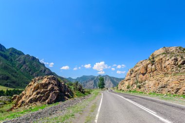 Sıcak yaz günü Altay manzara