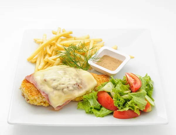 Pratos de comida gourmet em restaurante — Fotografia de Stock