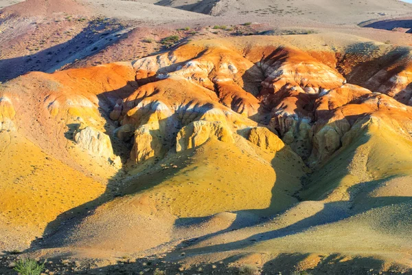 Suelo de color de los depósitos de mercurio en Altai —  Fotos de Stock