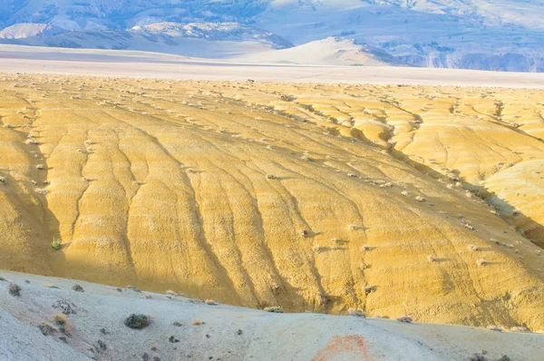 Farbe Boden von Quecksilbervorkommen im Altai — Stockfoto