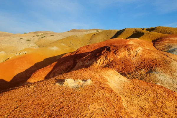 Farbe Boden von Quecksilbervorkommen im Altai — Stockfoto