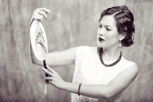 Young girl posing and looking — Stock Photo, Image