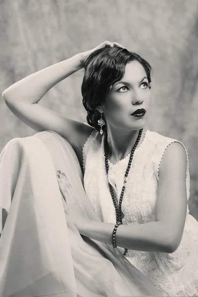 Young girl posing studio — Stock Photo, Image