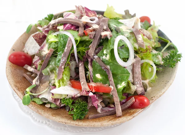 Pratos de comida internacional em um restaurante — Fotografia de Stock