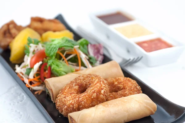 Platos de cocina internacional en un restaurante — Foto de Stock