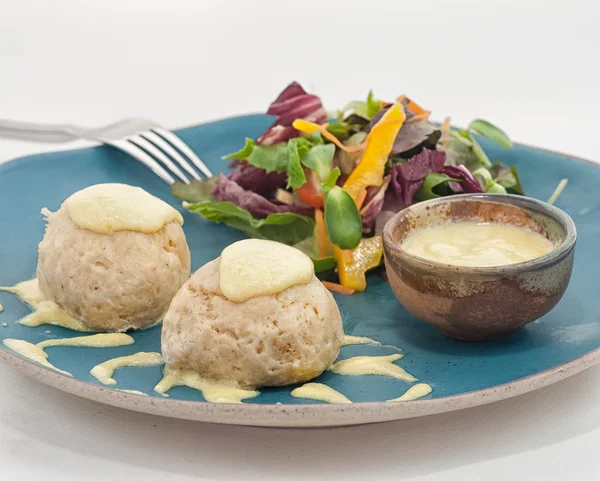 Pratos de comida internacional no restaurante — Fotografia de Stock