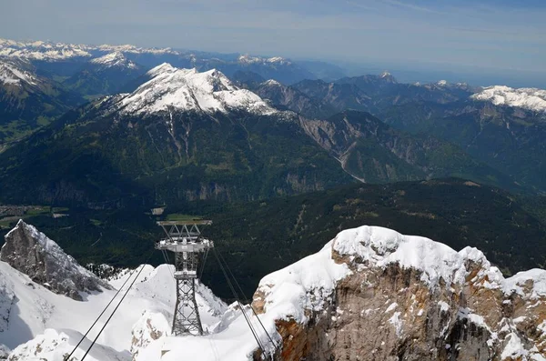 Almanya 'nın en yüksek dağından güzel manzara Zugspitze.