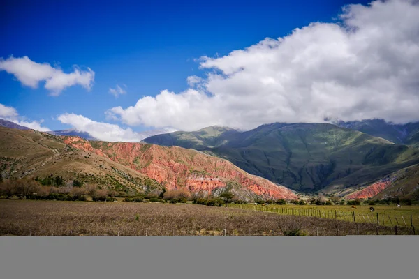 On dört renk, Quebrada de Humahuaca, Northe dağ aralığı